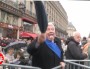 Quand l’eurodéputé FN Bruno Gollnisch frappe des journalistes