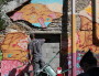 Expulsion du jardin dit des Pendarts ce 2 juin 2015, blocage de l'embrasure par moëllons et béton. Crédit : E.T./Rue89Lyon.