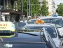 Taxis en grève devant le centre commercial de la Part-Dieu. ©LM/Rue89Lyon