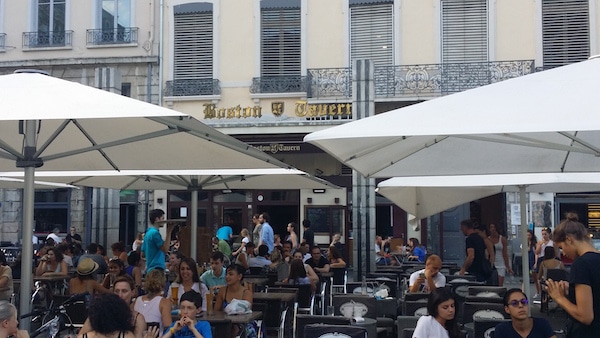 La terrasse du Boston Tavern, place des Terreaux à Lyon