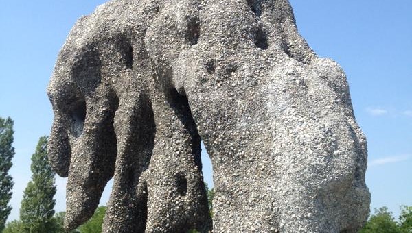 Une sculpture à Miribel-Jonage pour 769 000 euros : « c’est indécent »