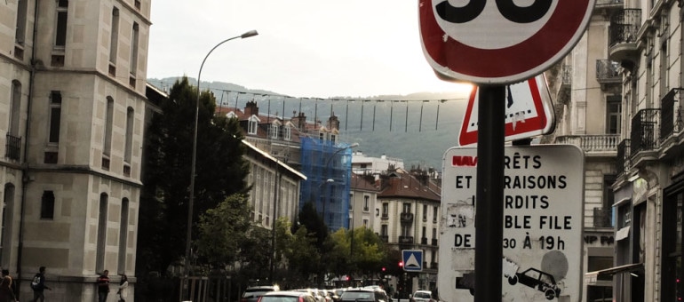 À Grenoble, la vitesse limitée à 30km/h pour « apaiser » la métropole