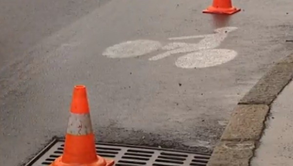 Pont de la Mulatière : une piste cyclable sauvage tracée puis inaugurée