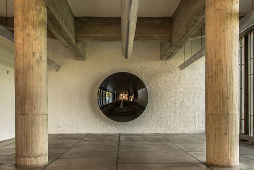 Anish Kapoor chez Le Corbusier Au Couvent de la Tourette à Eveux, jusqu'au 3 janvier. Crédits : Laszlo Horvath.