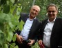 G. Collomb et D. Kimelfeld pendant les vendanges de la République des Canuts 2015. Sur le FB de D. Kimelfeld.