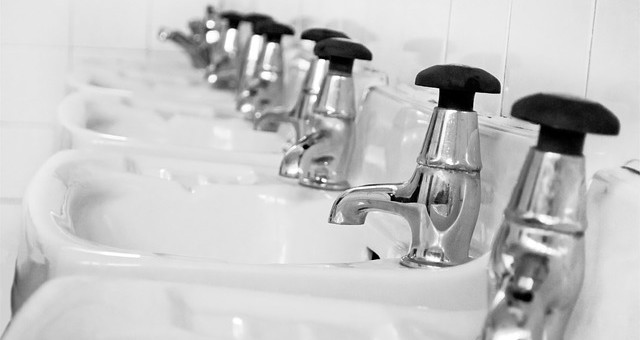 A Lyon, une pollution de l’eau après une manoeuvre des pompiers : comment est-ce possible ?