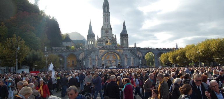 A Lourdes, on a appris que Jésus a été « le premier community manager »