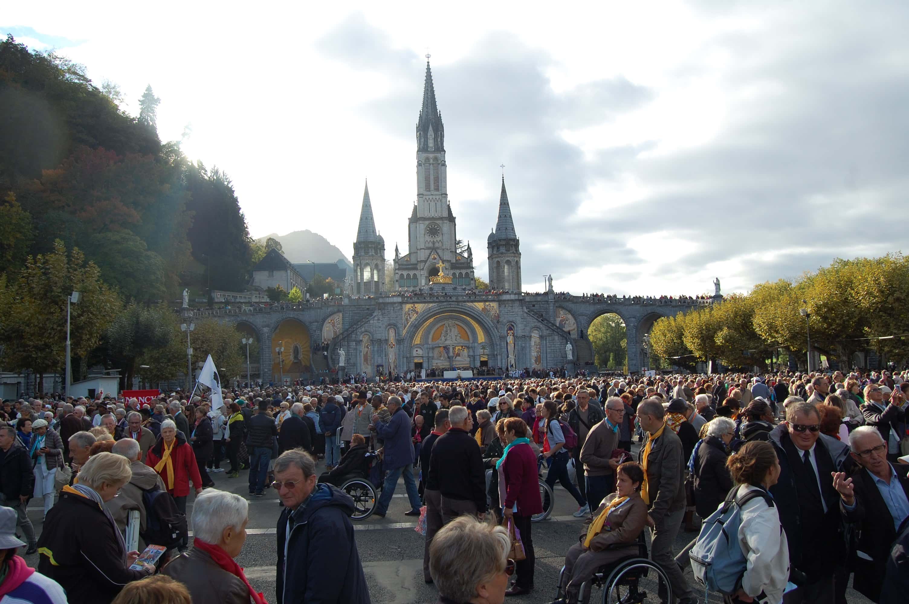 A Lourdes, on a appris que Jésus a été « le premier community manager »