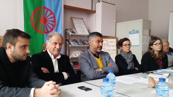 Déplacement des quatre députés à Lyon sur la question des testes osseux. Ici, dans les locaux de la Ligue des Droits de l'Homme. De gauche à droite : Julien Lambert (avocat), Noël Mamère, Sergio Coronado, Barbara Romagnan, Fanélie Carrey-Conte. ©LB/Rue89Lyon