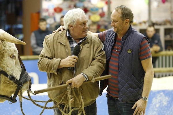 Gérard Depardieu (le père) et Benoît Poelvoorde (le fils) dans Saint-Amour