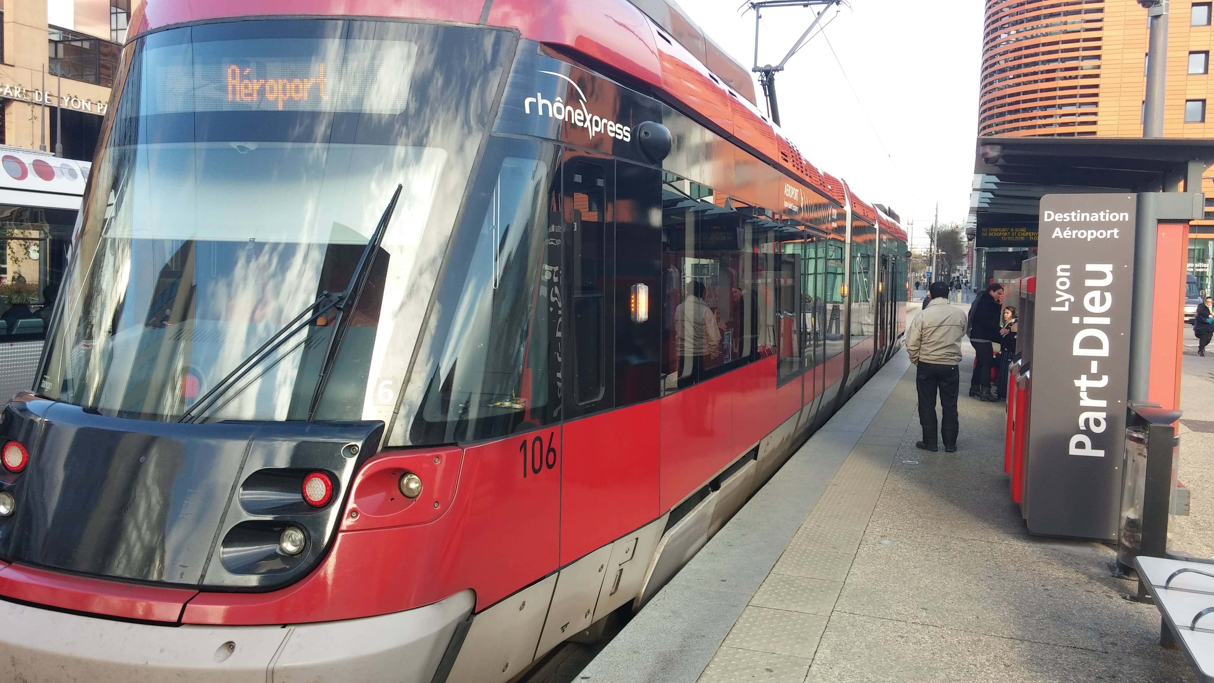 Rhônexpress : l'Aéroport Saint-Exupéry à portée d'un ticket de métro