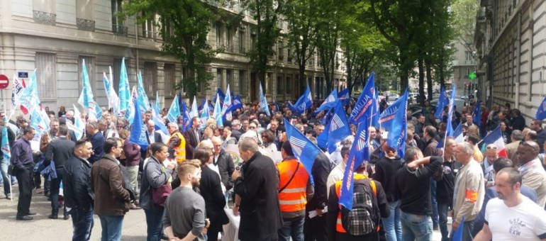 « Les manifestations de policiers sont rares, mais là nous en avons ras le bol »
