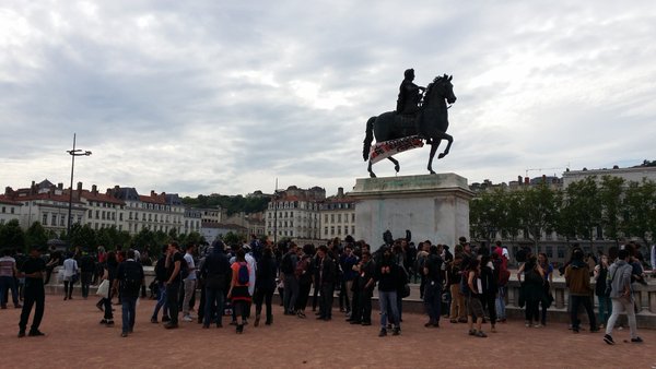 Manifestation place Bellecour contre la loi travail en mai 2016. ©LB/Rue89Lyon