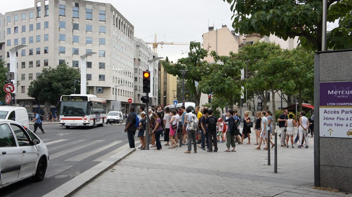 Place Charles Hernu (métro Charpennes) à Villeurbanne. crédit Romain Chevalier/Rue89Lyon