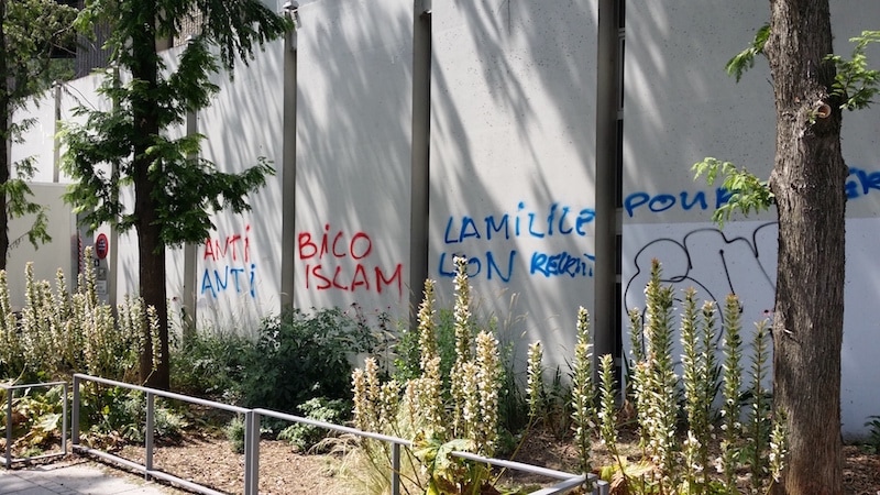 Tags racistes et islamophobes dans Lyon : le préfet attendu à la Grande Mosquée