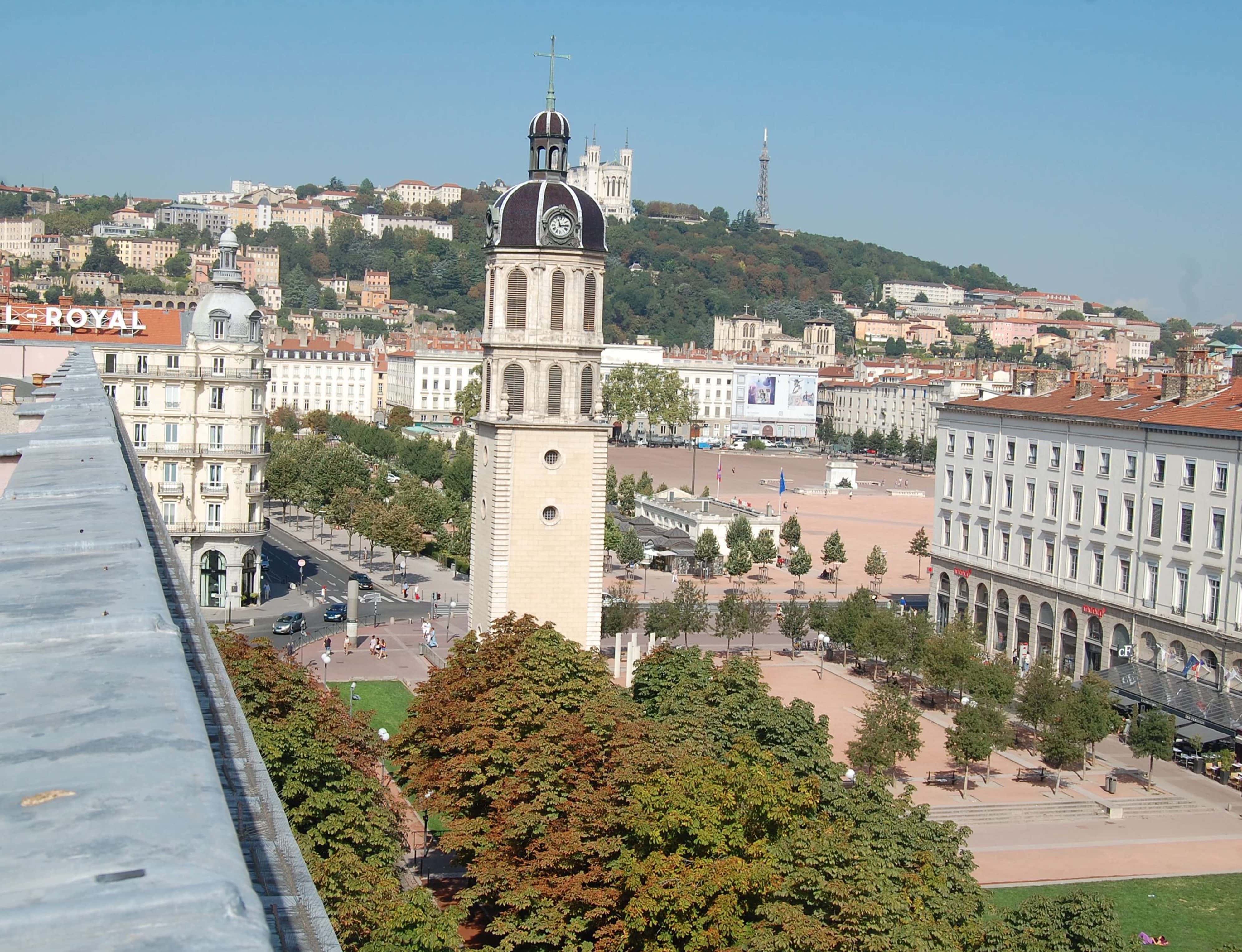 Place Antonin Poncet et Place Bellecour vues depuis le toit de La Poste. © BE/Rue89Lyon