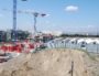 Le quartier de Carré de Soie en construction an août 2016, en arrière plan les grues du chantier du Biopôle à Villeurbanne. © BE/Rue89Lyon