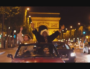 Capture d'écran de Divines, un film d'Houda Benyamin.