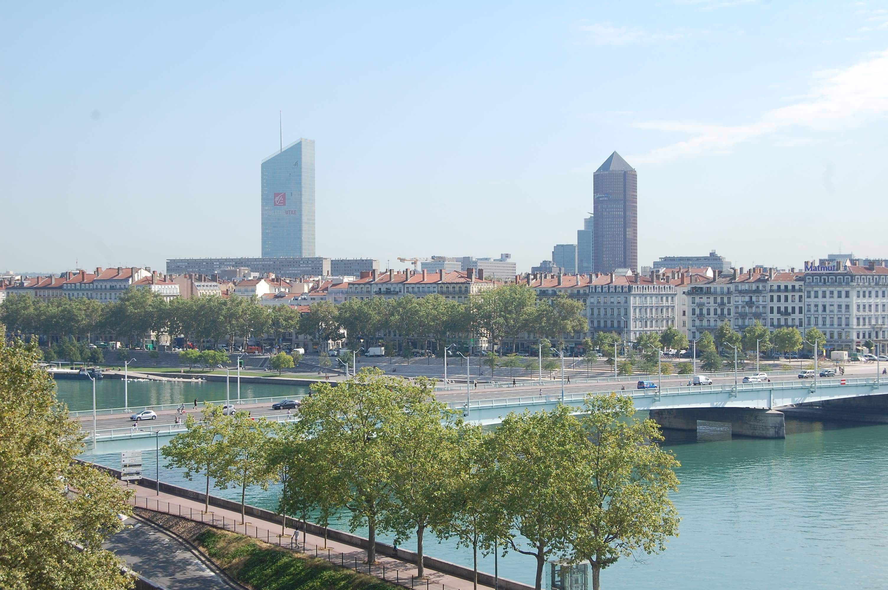 La tour Incity et le Crayon (Tour Crédit Lyonnais) et vue du pont de la Guillotière. © BE/Rue89Lyon