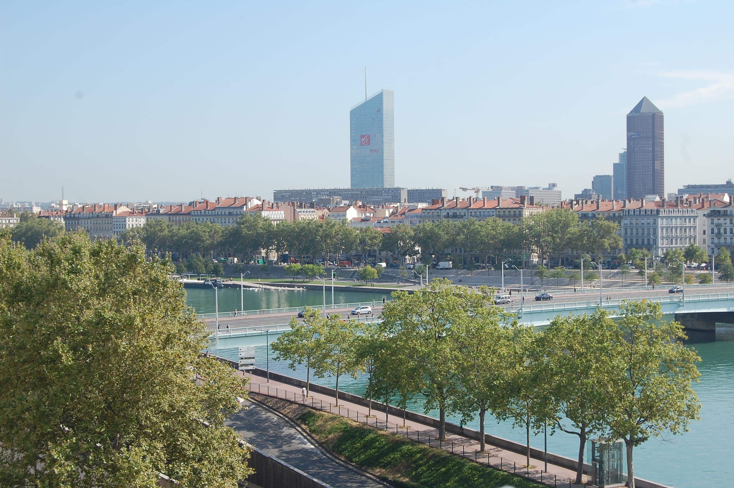 La tour Incity et le Crayon (Tour Crédit Lyonnais) et vue du pont de la Guillotière. © BE/Rue89Lyon