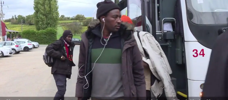« Bienvenue aux migrants » ? Comment la grande région accueille les arrivants de Calais