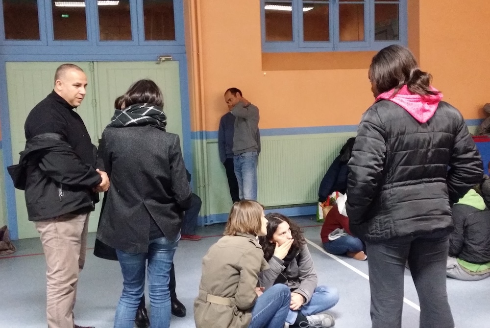 L'occupation du gymnase de l'école Gilbert Dru a débuté lundi 7 novembre. ©LB/Rue89Lyon