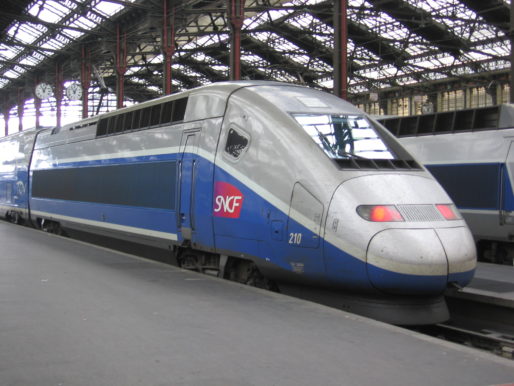 Un TGV à la Gare de Lyon, à Paris. CC : By Konrad Zielinski via Wikimedia
