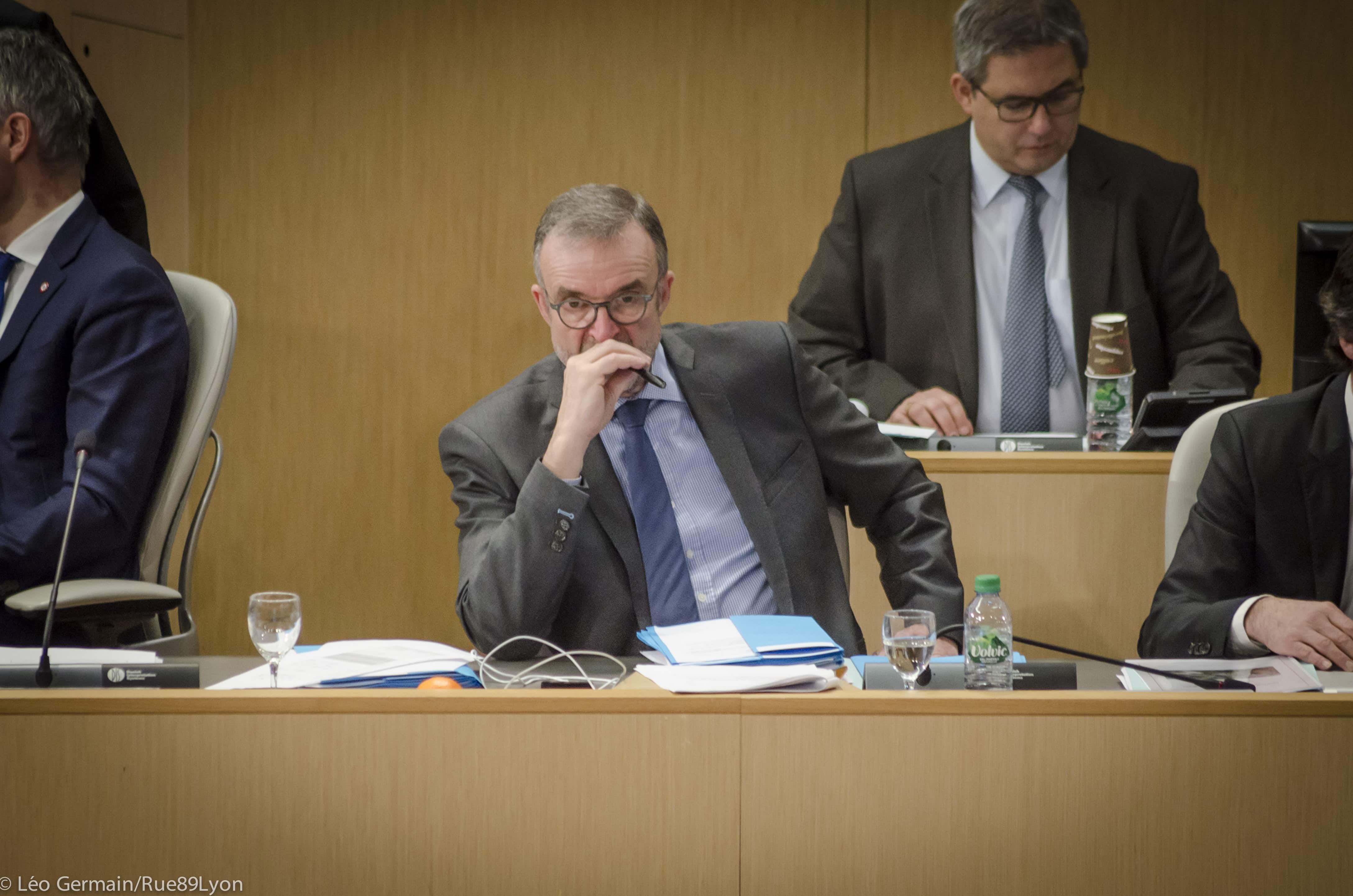 Le premier vice-président de la Région Auvergne-Rhône-Alpes, Etienne Blanc à l'assemblée plénière du 9 février 2017 à l'hôtel de région à Lyon. ©Léo Germain/Rue89Lyon