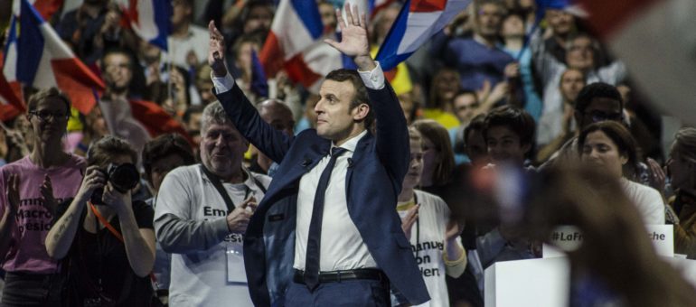 À Lyon, Emmanuel Macron navigue de gauche… à droite toute