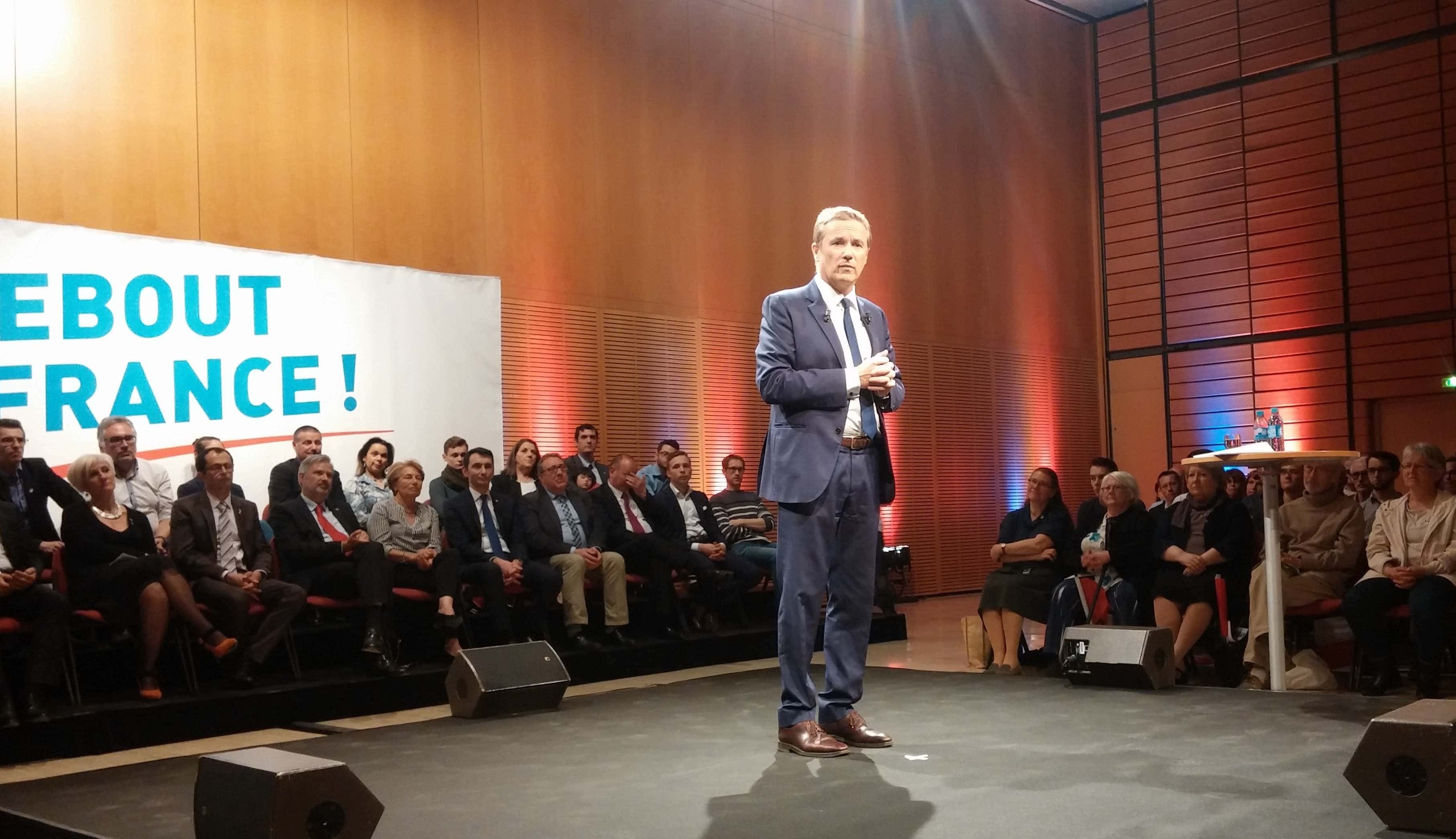 Nicolas Dupont-Aignan en meeting au Centre des congrès de Lyon le 8 avril 2017. Photo BE/Rue89Lyon