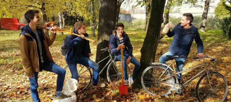 Semences : des étudiants lyonnais troquent des graines contre le gîte et le couvert