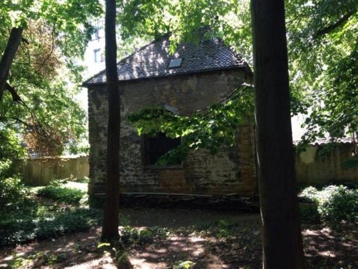 Chapelle du XVIIème siècle habitée à l'époque par le curé à la villa Monoyer dans le 3ème arr. de Ly
