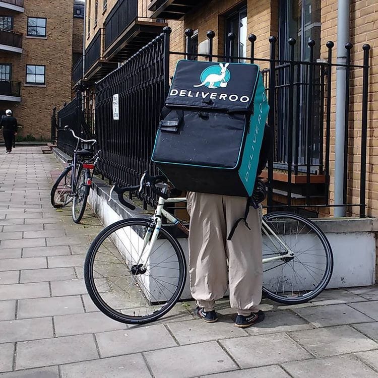 Livreur Deliveroo à Londres en avrl 2016 CC Môsieur J