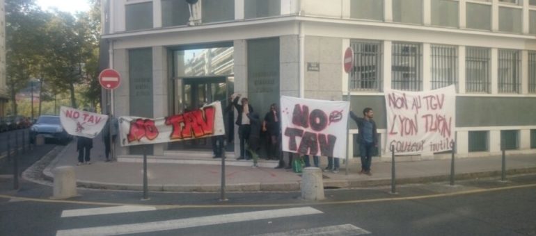 Emmanuel Macron à Lyon : 14 interpellations pour des banderoles sur le consulat italien