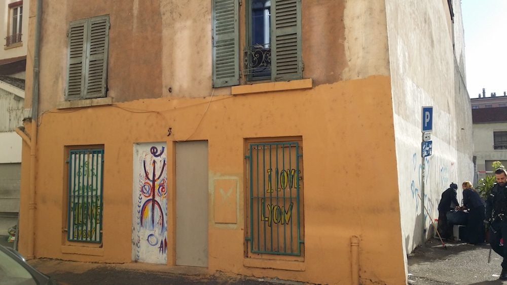 Le petit immeuble du 5, rue Saint-André à la Guillotière quelques heures après son évacuation. ©LB/Rue89Lyon