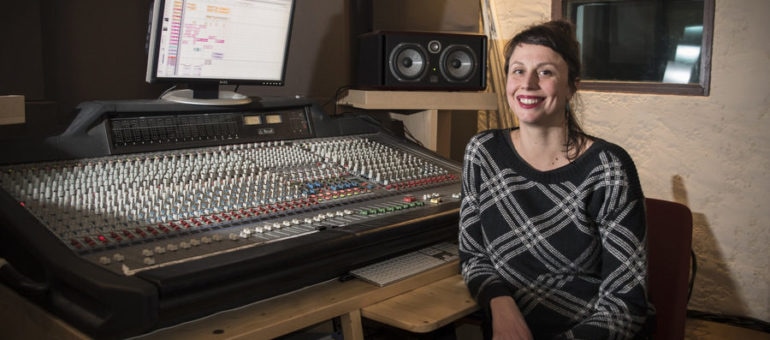 Qui est la boss du studio lyonnais Jarring Effects ?