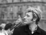 Johnny Hallyday avec un pigeon sur l'épaule à Londres à l'occasion du Royal Variety Performance - 1965 © Copyright : DR