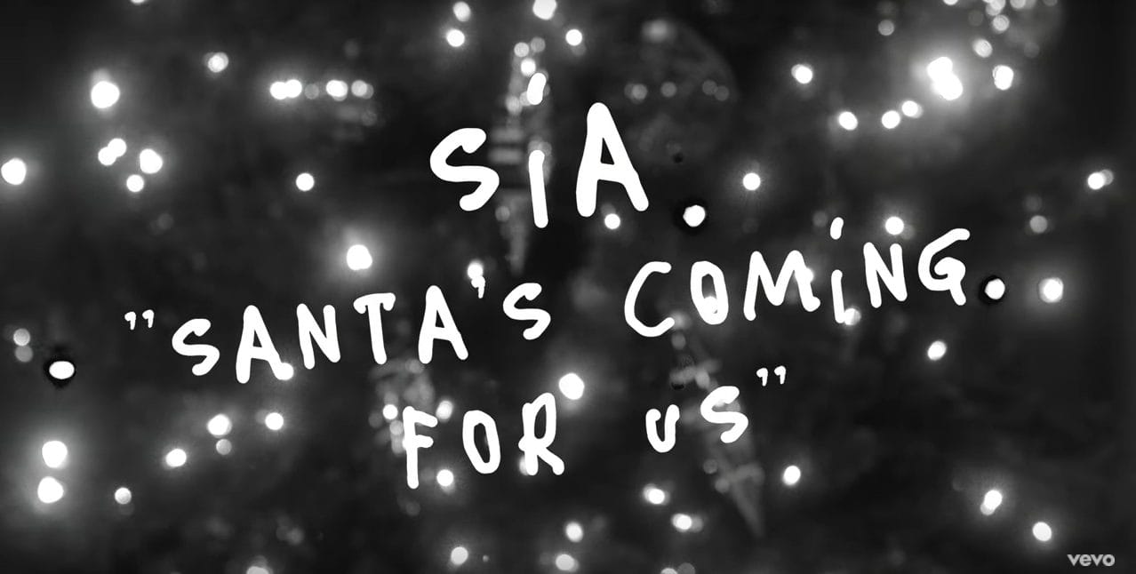 Clip de "Santa's coming for us" de Sia. Capture d'écran Youtube