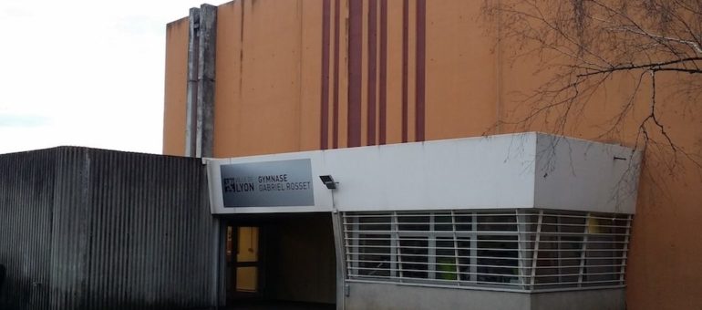 « Qu’est-ce que je fous là ? Ma journée d’intérim auprès des sans-abri hébergés dans les gymnases »