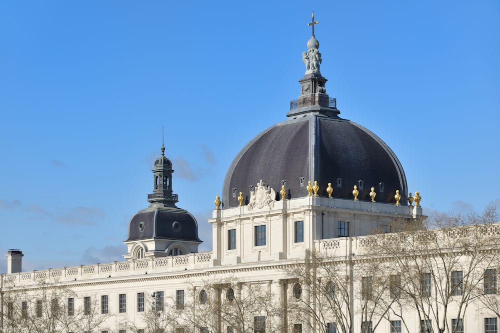 L'Hôtel-Dieu vu de la rive gauche du Rhône ©Vincent Ramet