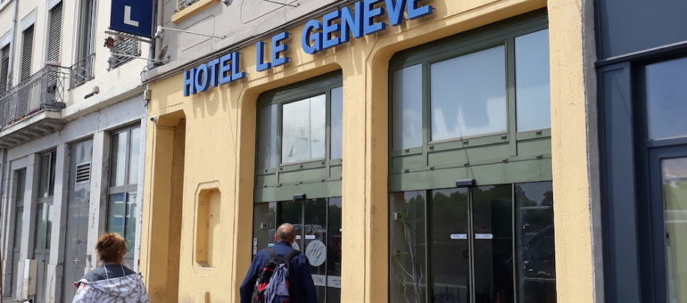 Pour la préfecture du Rhône, les enfants de plus d’un an peuvent être remis à la rue