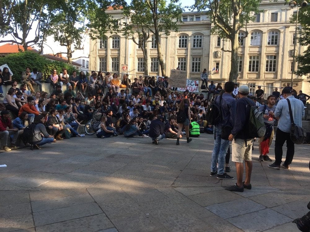 Les étudiants mobilisés lors de la dernière manifestation qui a réuni 350 personnes le 9 mai. © SP/Rue89Lyon