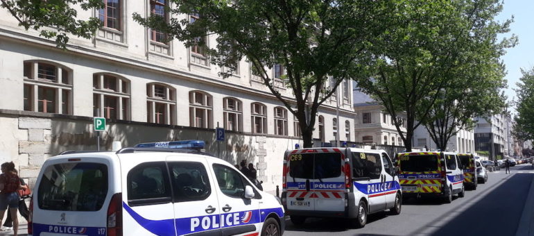 Blocage de Lyon 2 : police déployée et occupation hors les murs