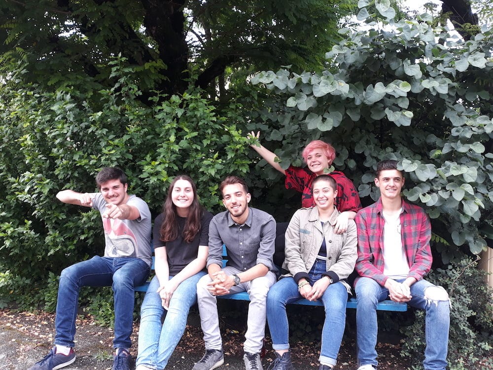 Léo, Eloïse, Oussama, Nina, Dorian et (derrière) Justine. Six étudiants de la COP 2017-2018 de la Ciné Fabrique. ©LB/Rue89Lyon