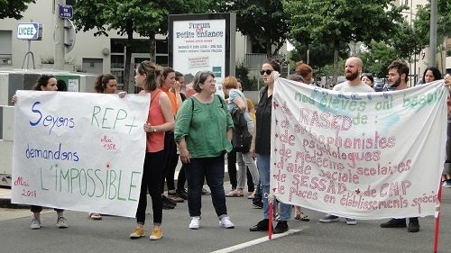 Manifestation d'un collectif d'enseignants à Vaulx-en-Velin le mardi 5 juin 2018. ©PB/LBB/Rue89Lyon