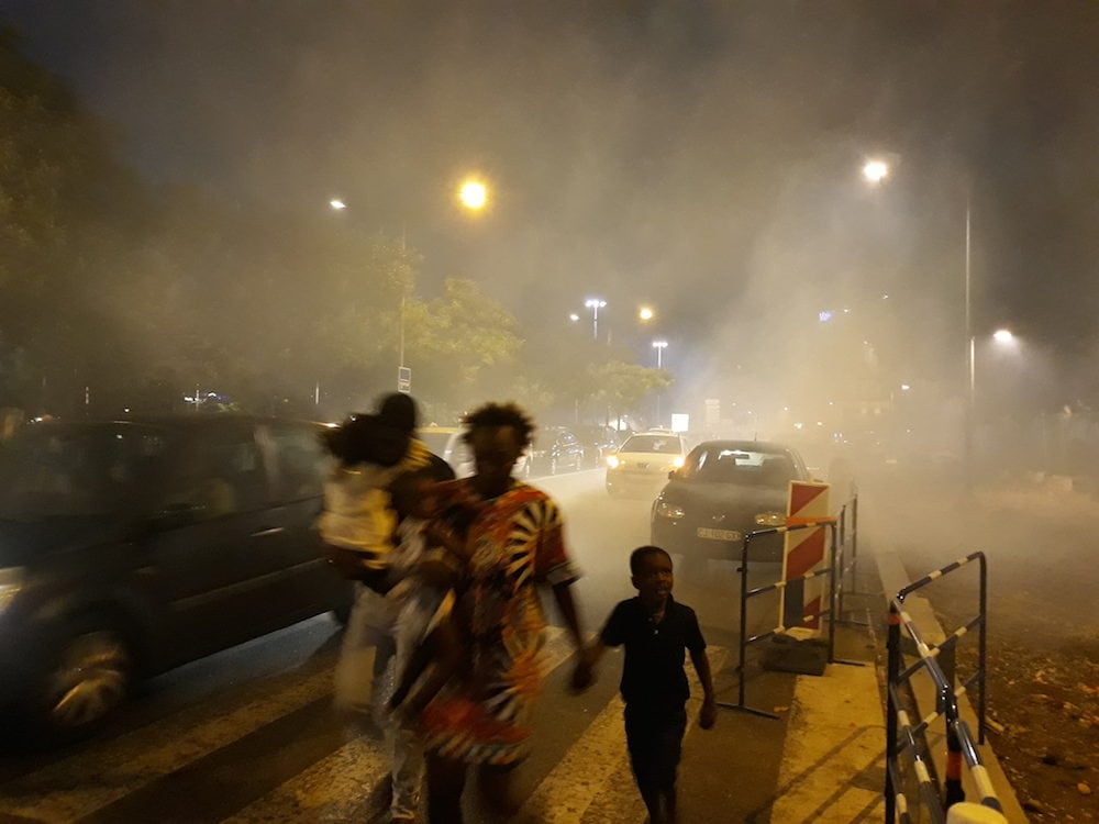 Mouvement de foule à la suite d'un des nombreux tires de grenades lacrymogènes au niveau de la place Raspail à Lyon. ©LB/Rue89Lyon