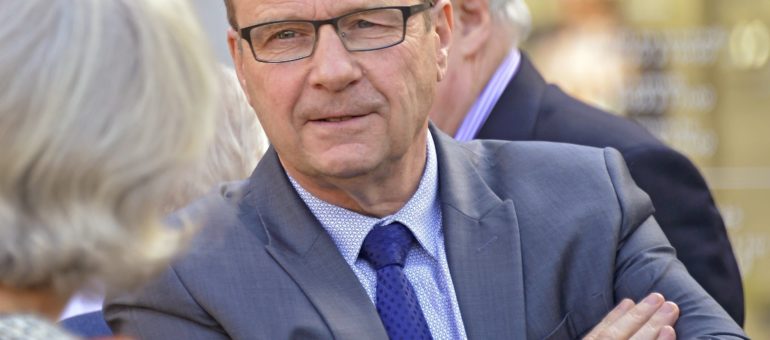 Élections 2020 : Jean-Michel Longueval veut conserver la mairie de Bron, en ménageant PS et LREM