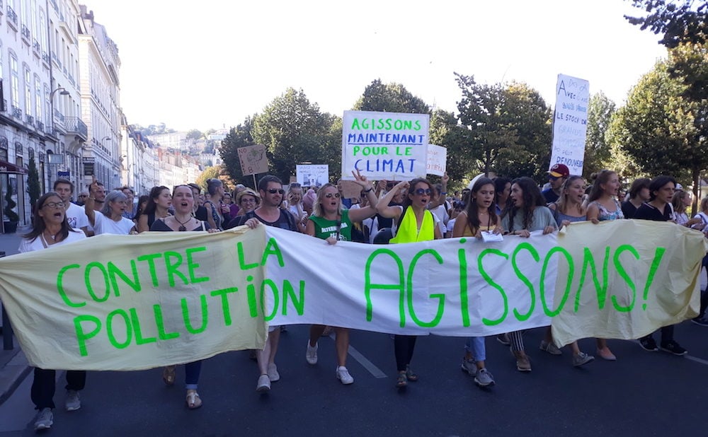 Une des banderoles en tête de la première Marche pour le climat à Lyon, en septembre 2018. ©LB/Rue89Lyon