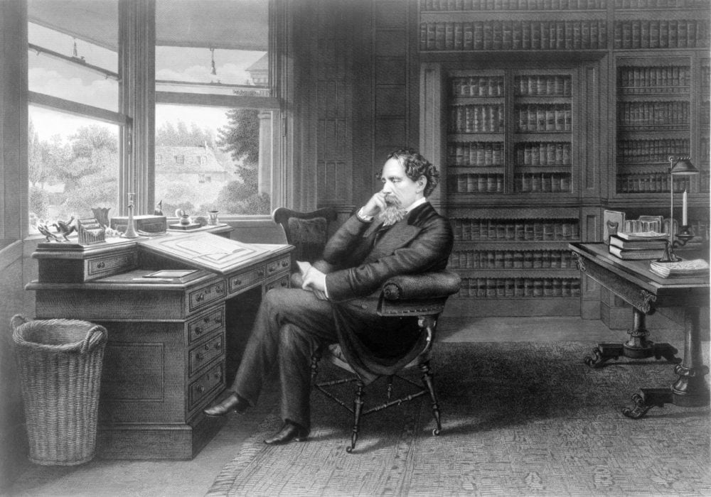 Charles Dickens à son bureau