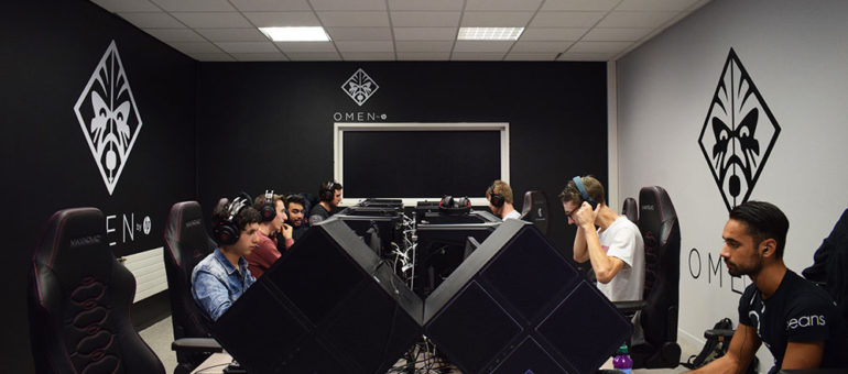Devenir pro sur League of Legends ou Fifa : une école pour « athlètes du jeu vidéo » est-elle utile ?